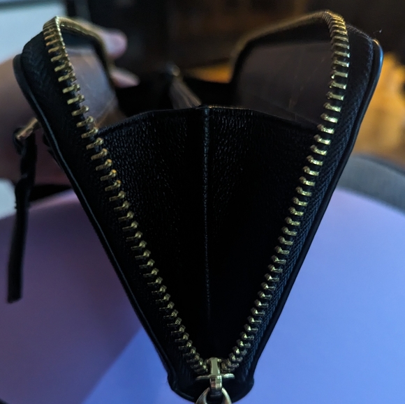 Vince Camuto Wallet - Picture 3 of 5